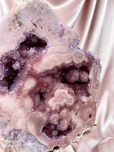 Esté Crystals crystal Alana Pink Amethyst Slab with Stand