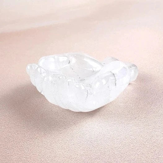 Esté Crystals crystal Clear Quartz Mini Offering Hands