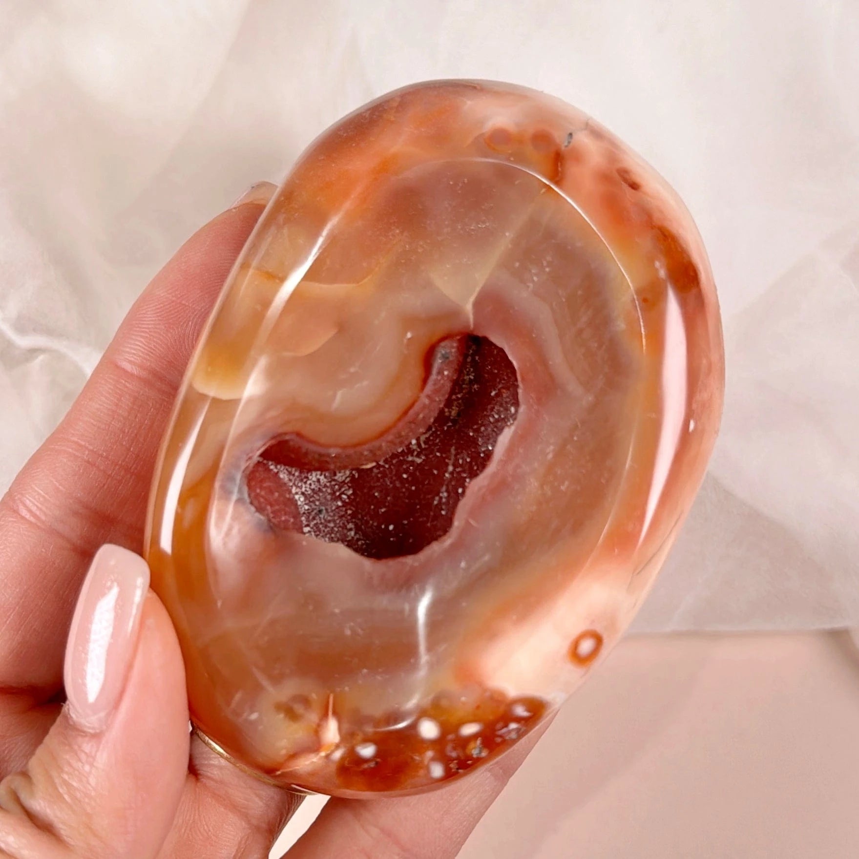 Esté Crystals crystal Druzy Carnelian Orca Bowl/ Stand with Heart Shaped Druzy