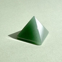 Esté Crystals crystal Green Aventurine Pyramid