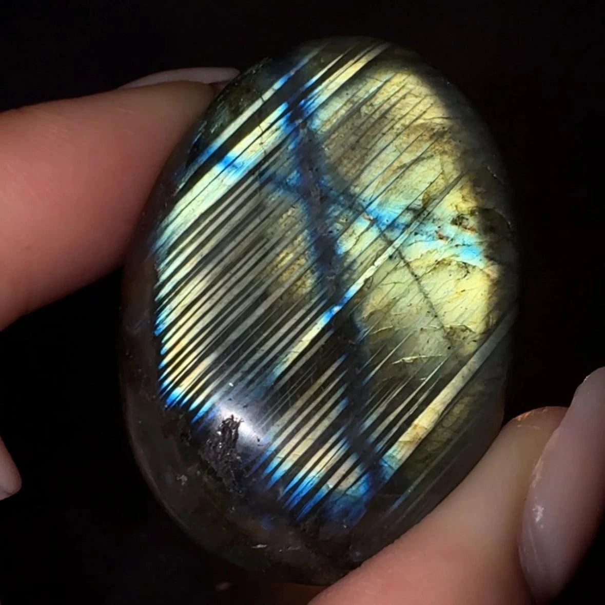 Esté Crystals crystal Labradorite Palm
