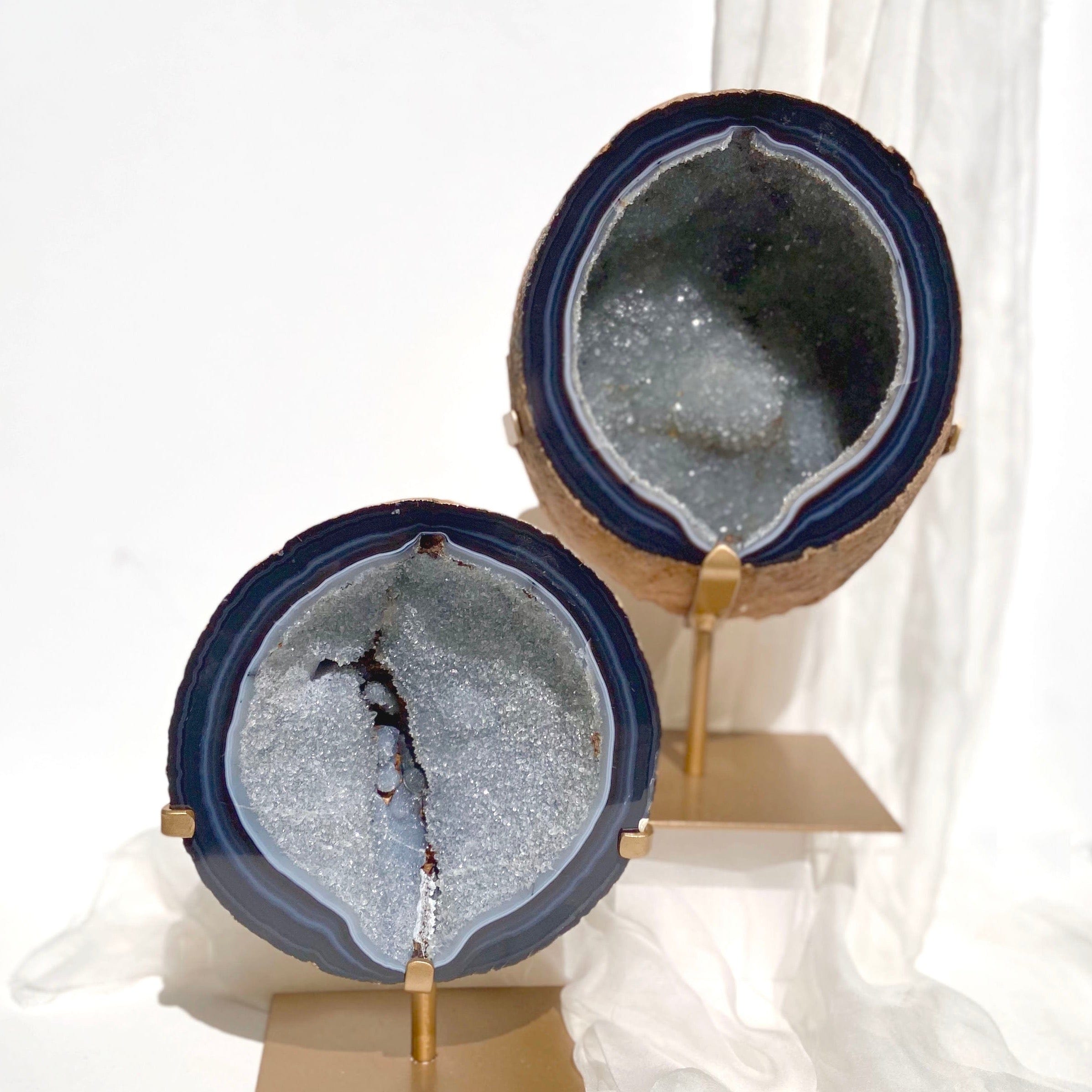 Esté Crystals crystal Large Agate Geodes on Stand