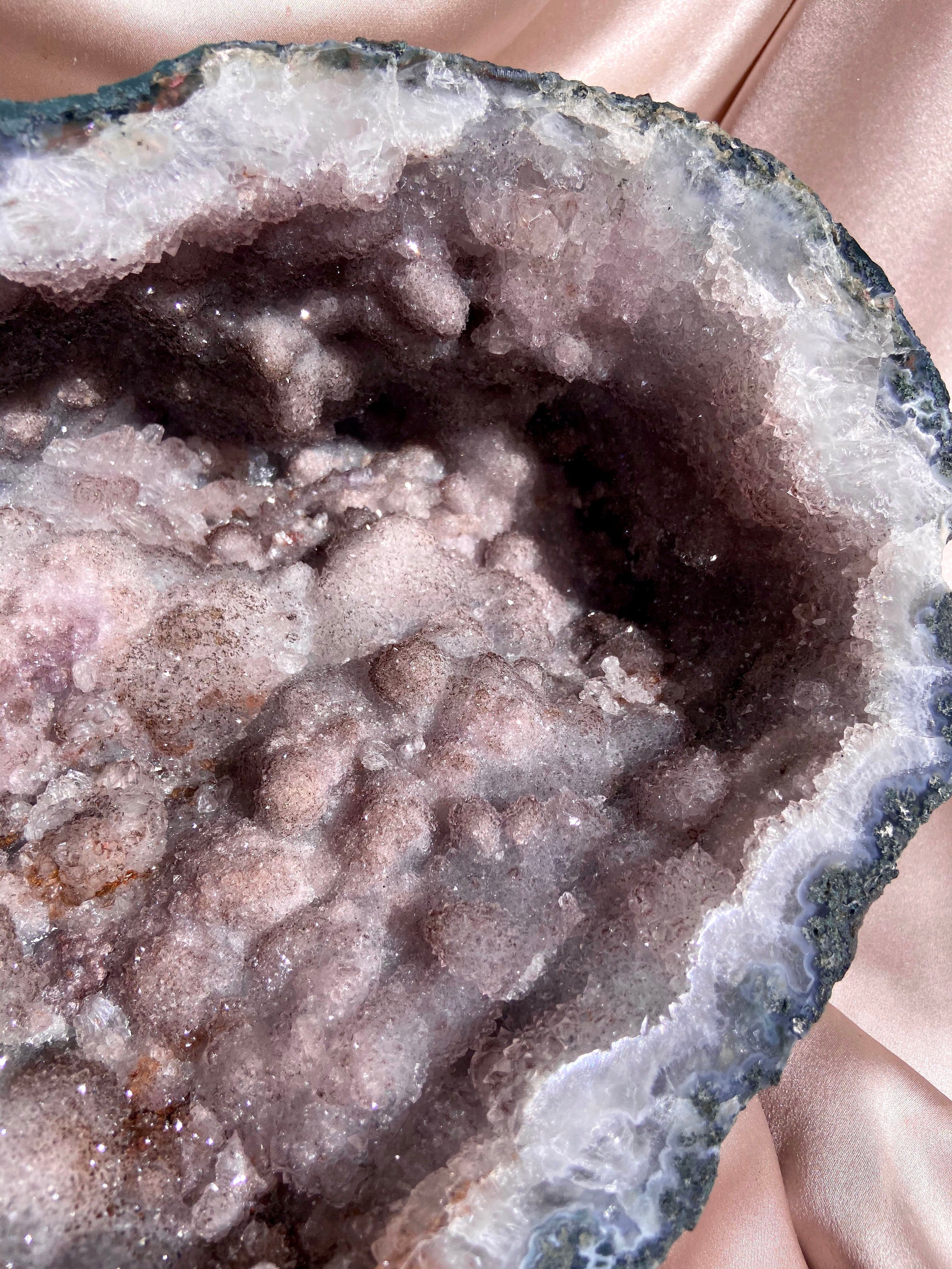 Esté Crystals crystal Large Statement Amethyst Geode