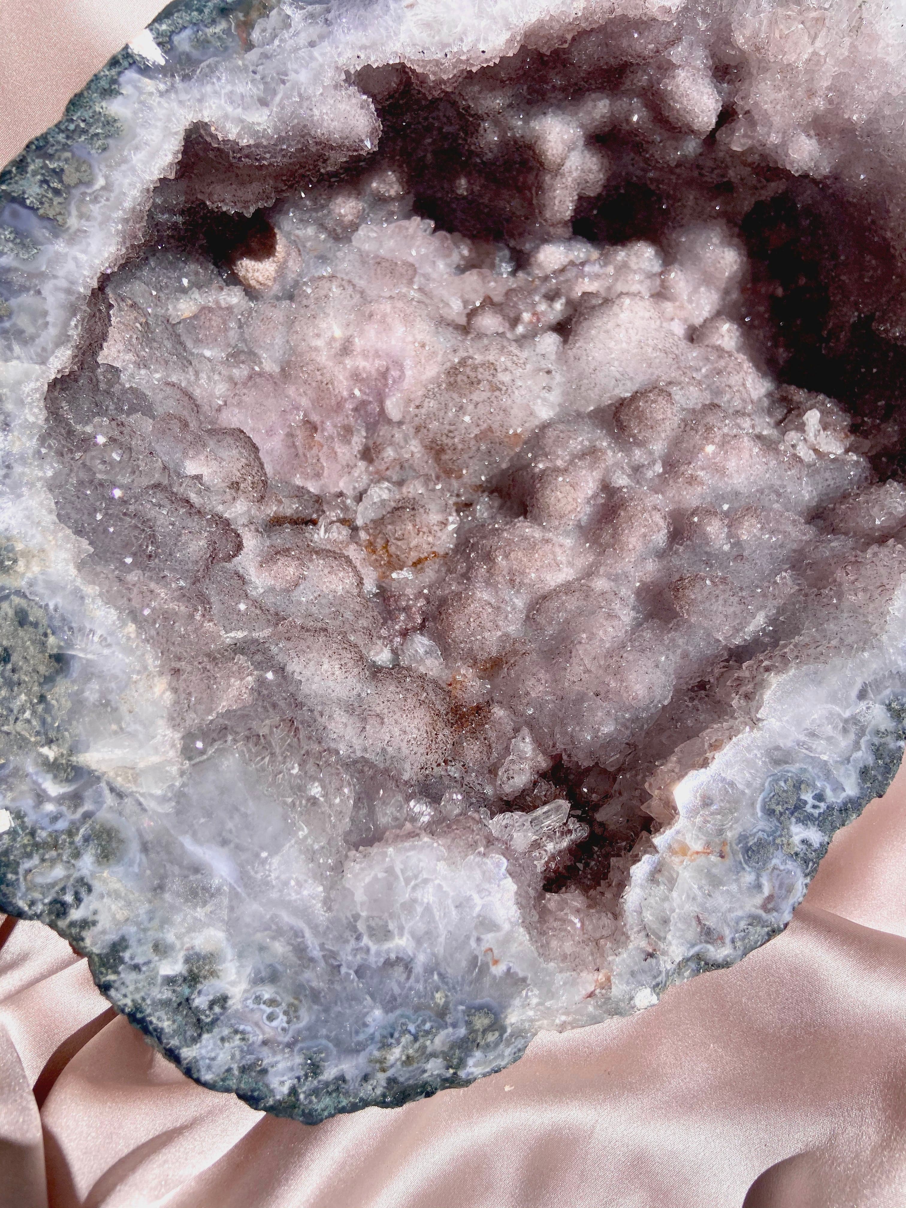 Esté Crystals crystal Large Statement Amethyst Geode