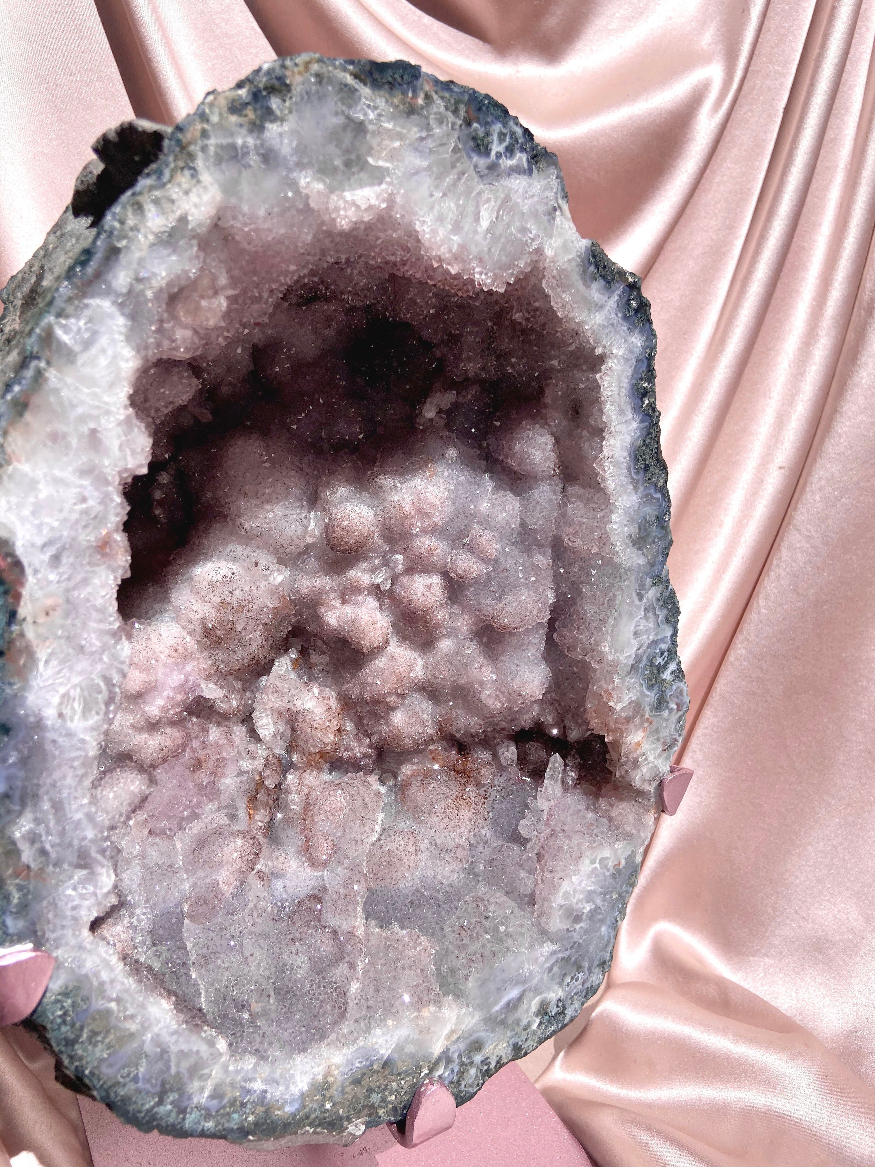Esté Crystals crystal Large Statement Amethyst Geode