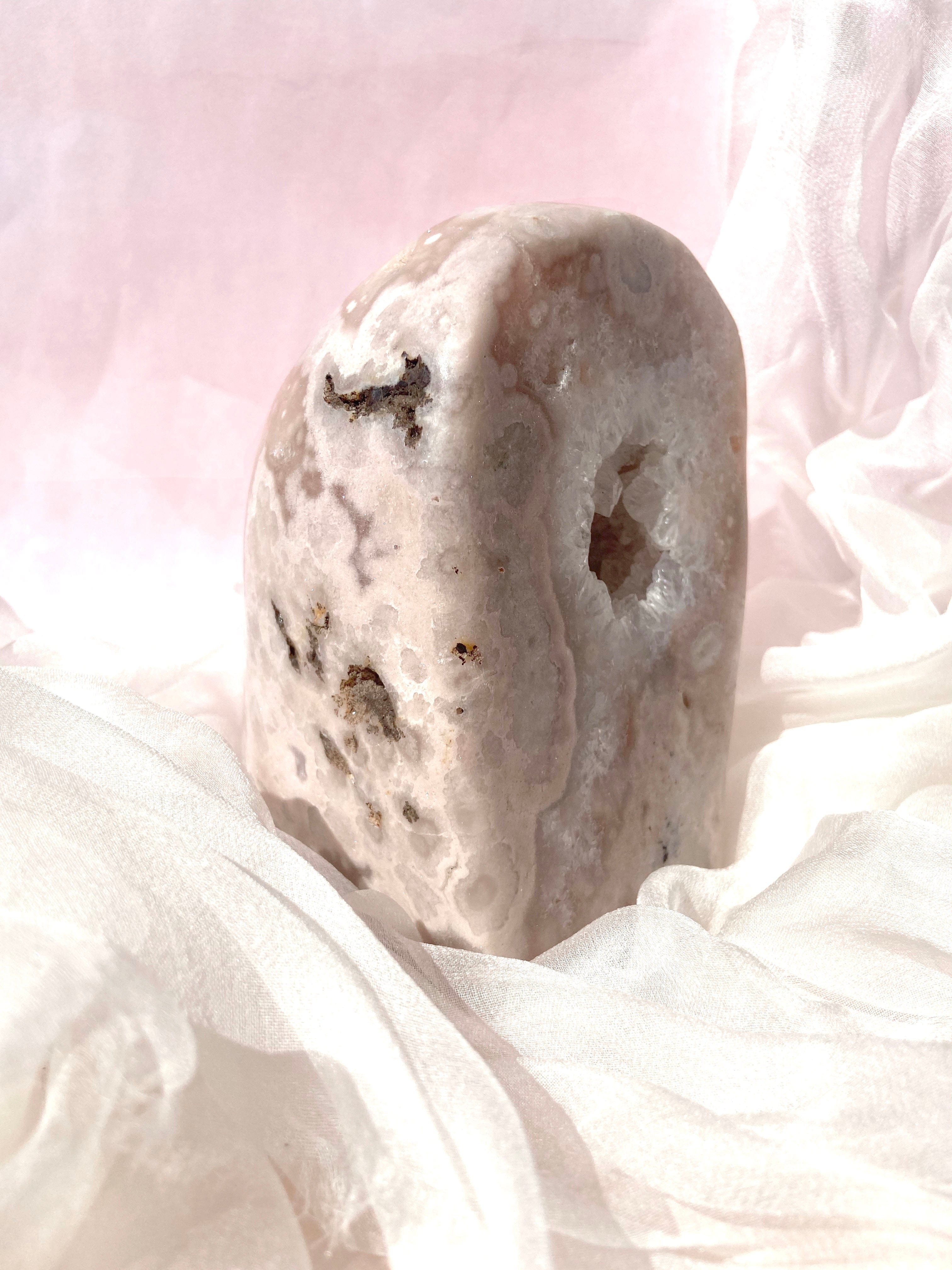 Esté Crystals crystal Pink Amethyst Freeform