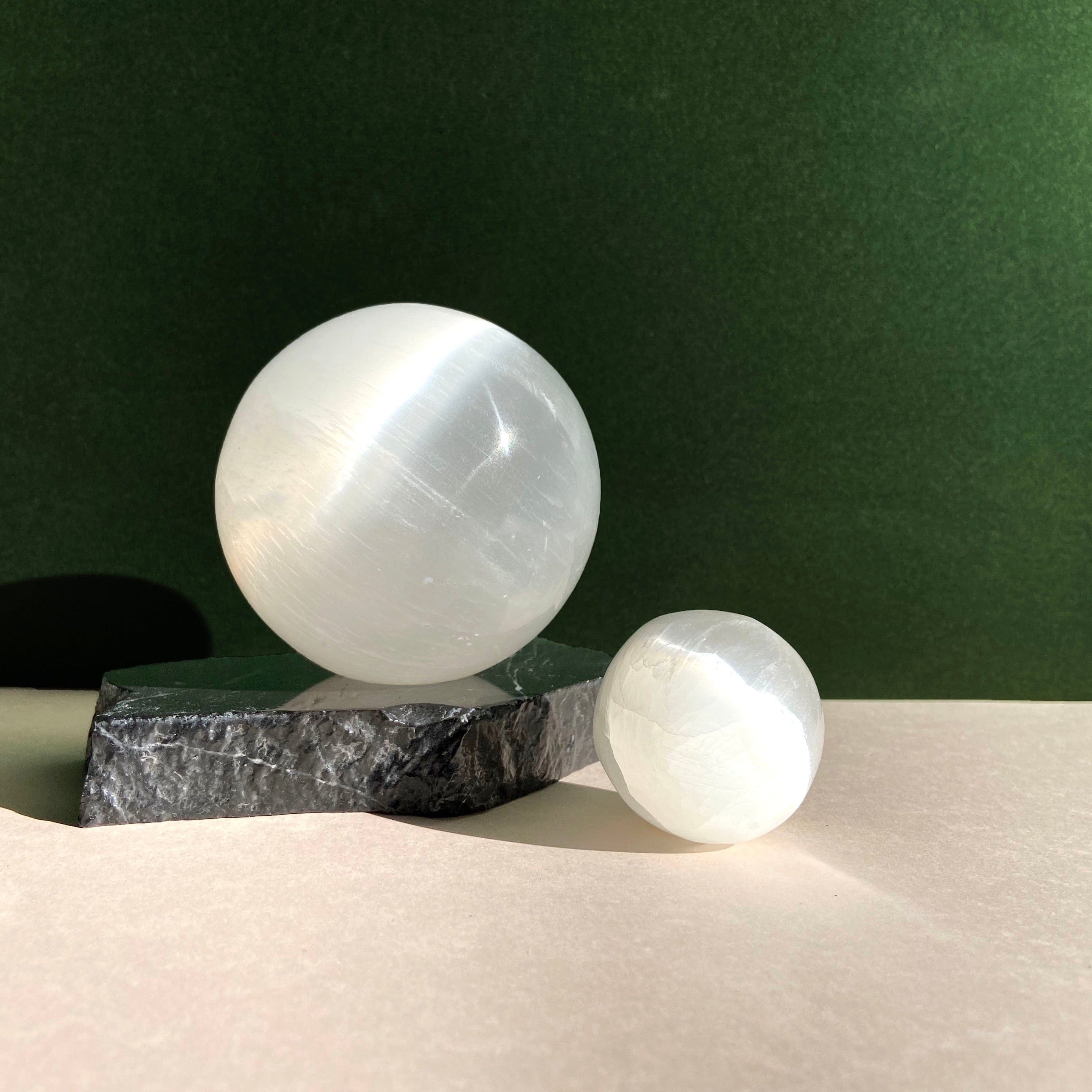 Esté Crystals crystal Selenite Crystal Spheres