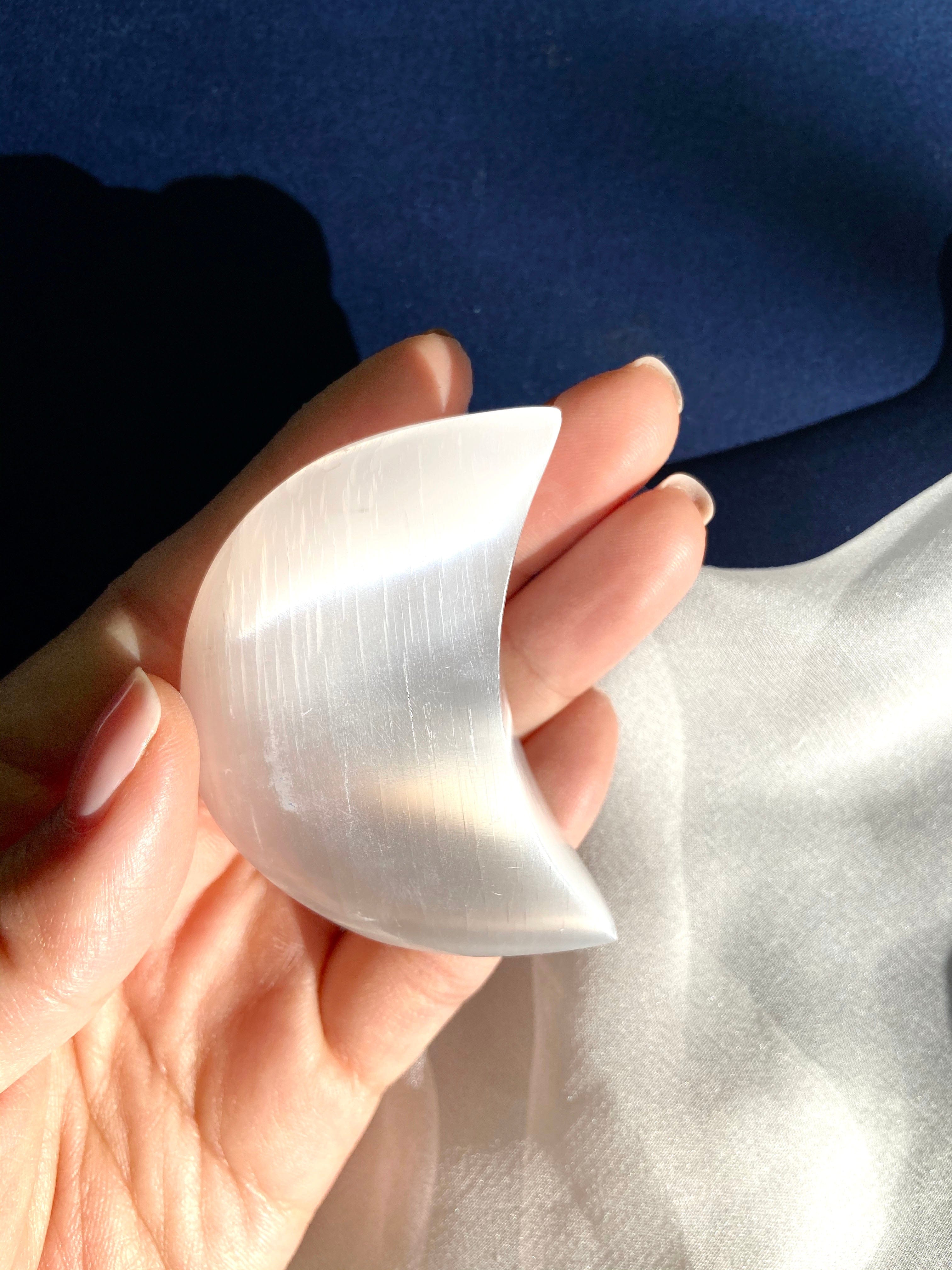 Esté Crystals crystal Selenite Moon Carving