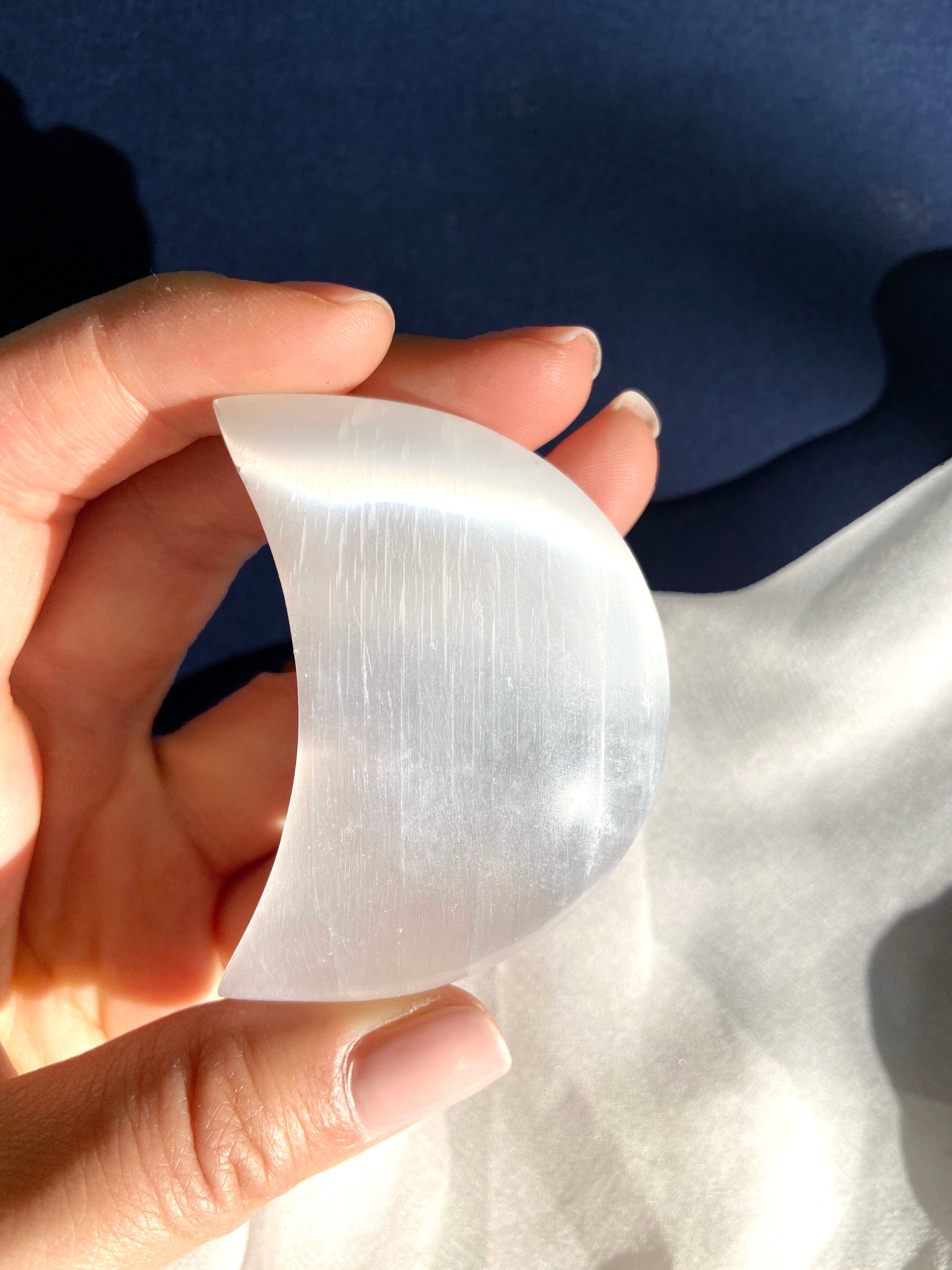 Esté Crystals crystal Selenite Moon Carving