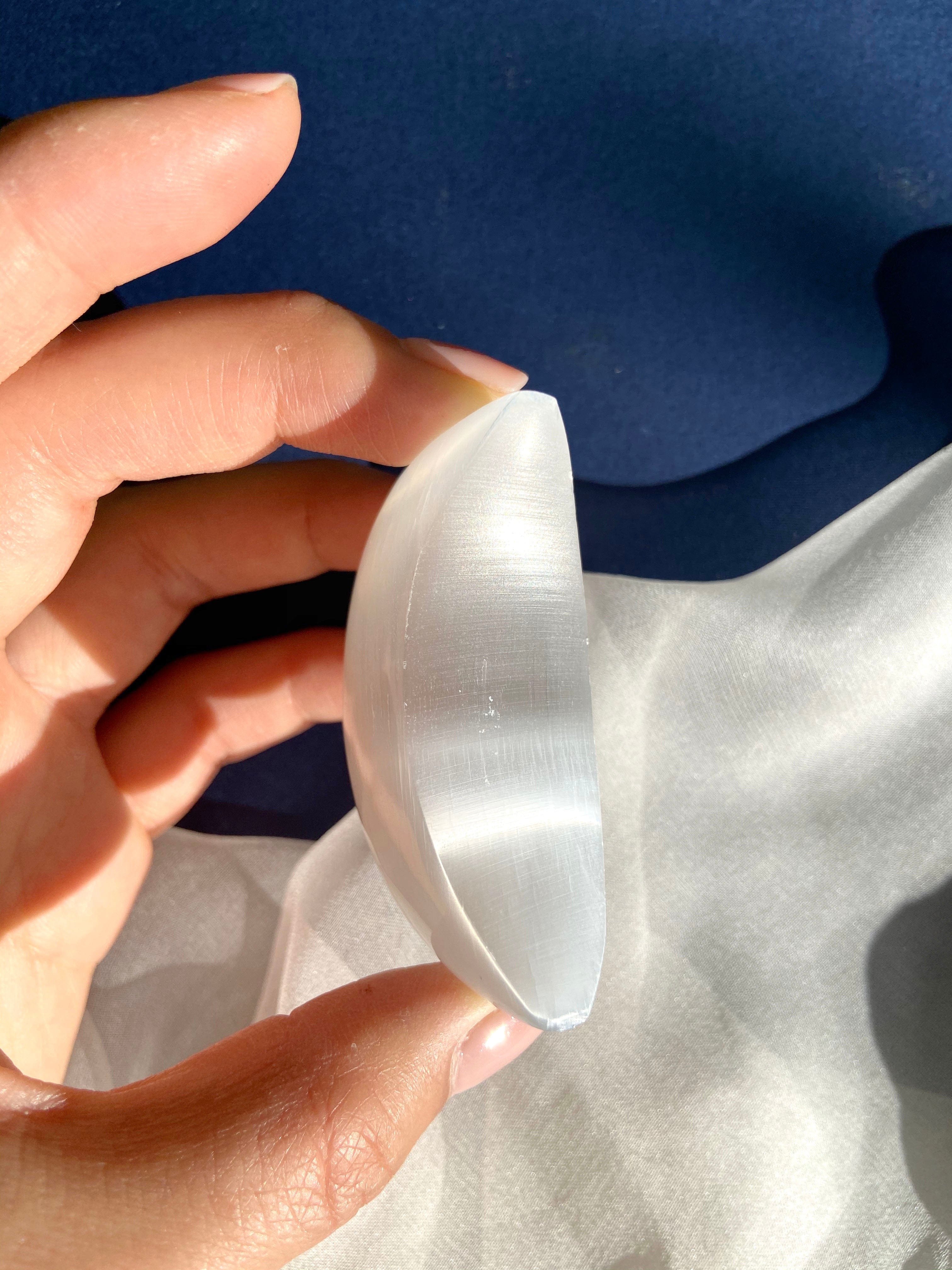 Esté Crystals crystal Selenite Moon Carving