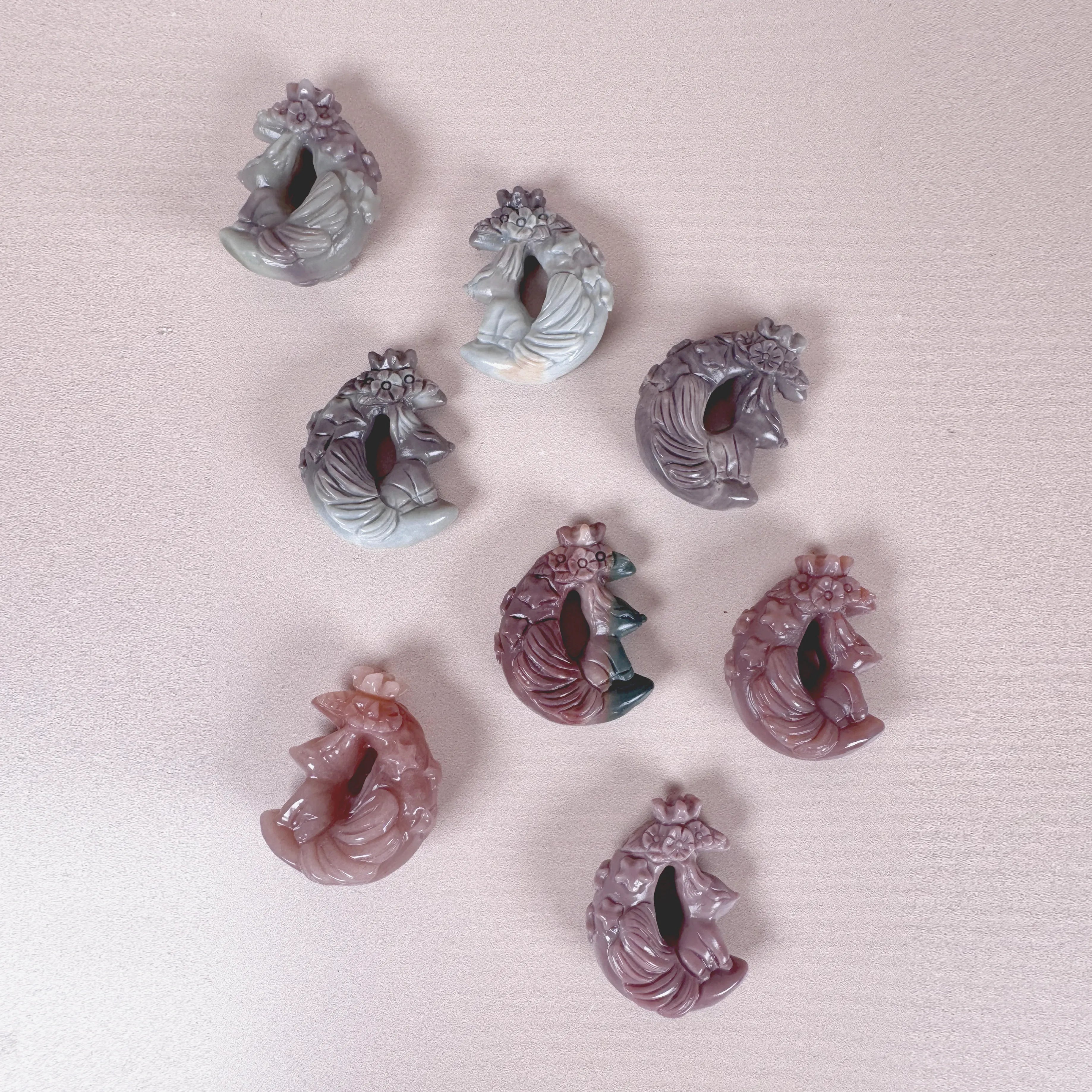 Esté Crystals crystal Alashan Agate Mini Fox Sitting on a Moon