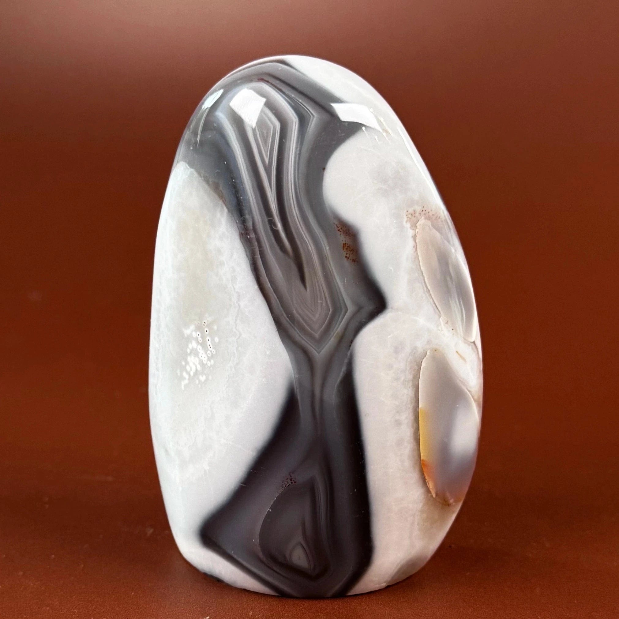 Esté Crystals crystal Banded Orca Agate Freeform