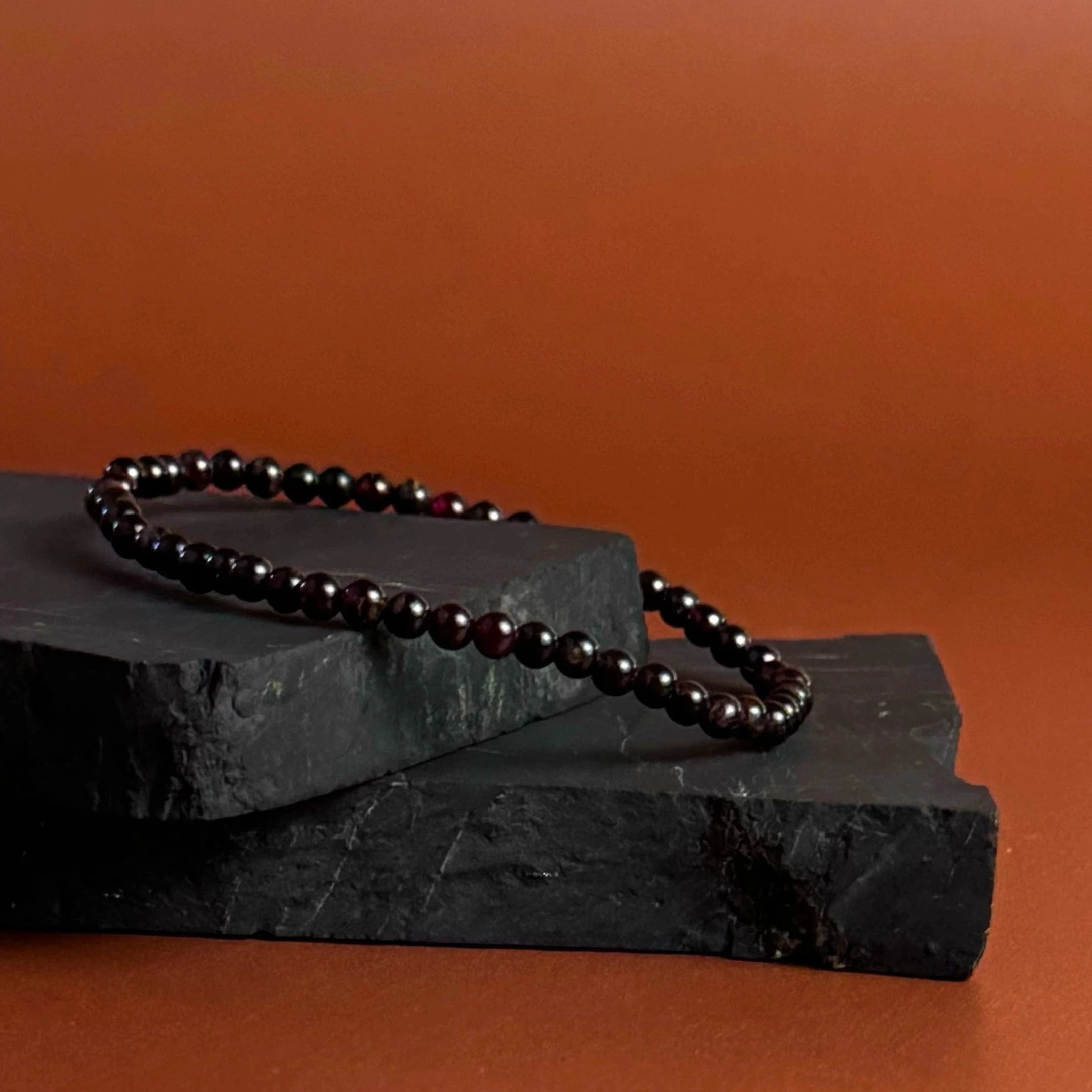 Esté Crystals crystal Garnet Bracelet