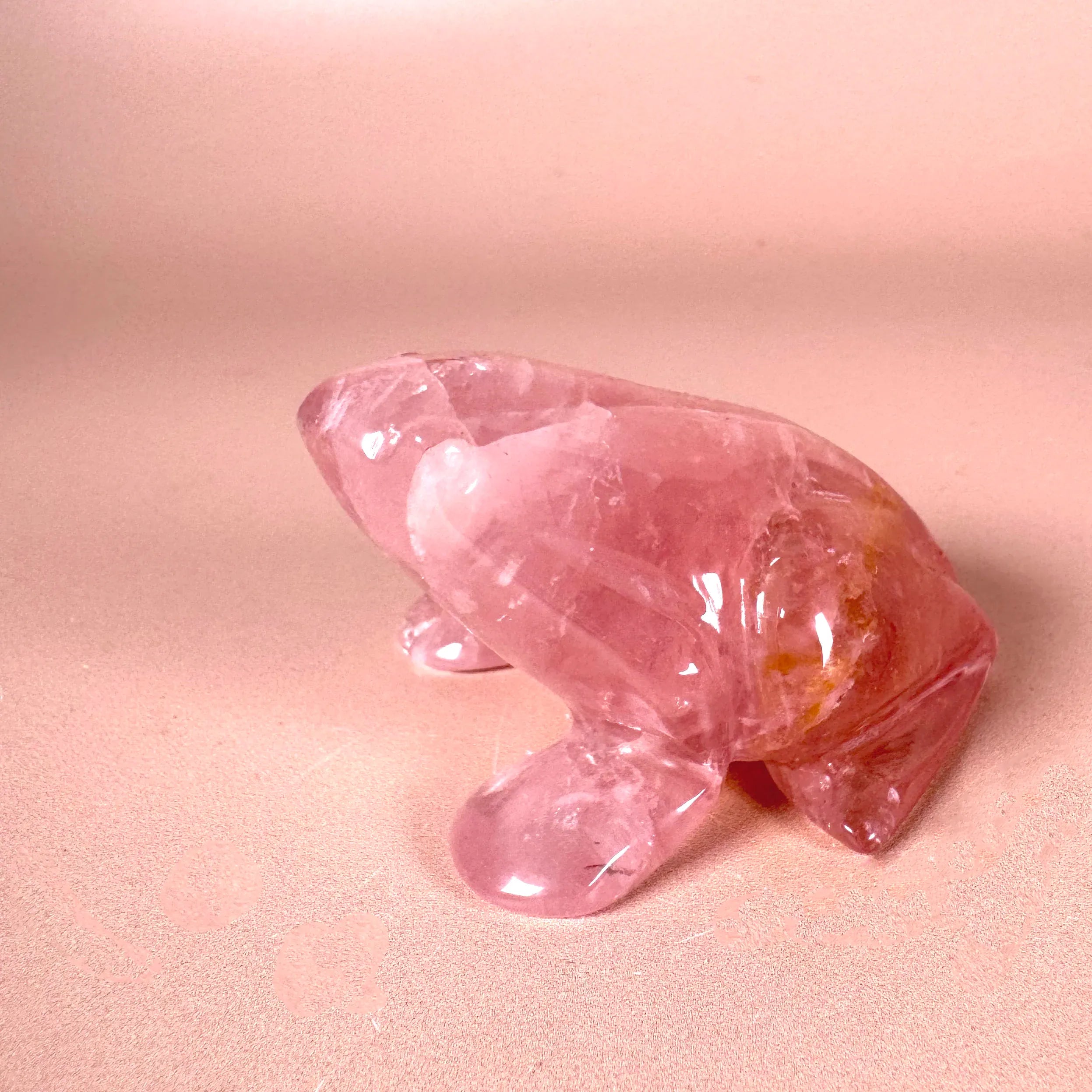 Esté Crystals crystal Gemmy Rosę Quartz Frog with Asterism