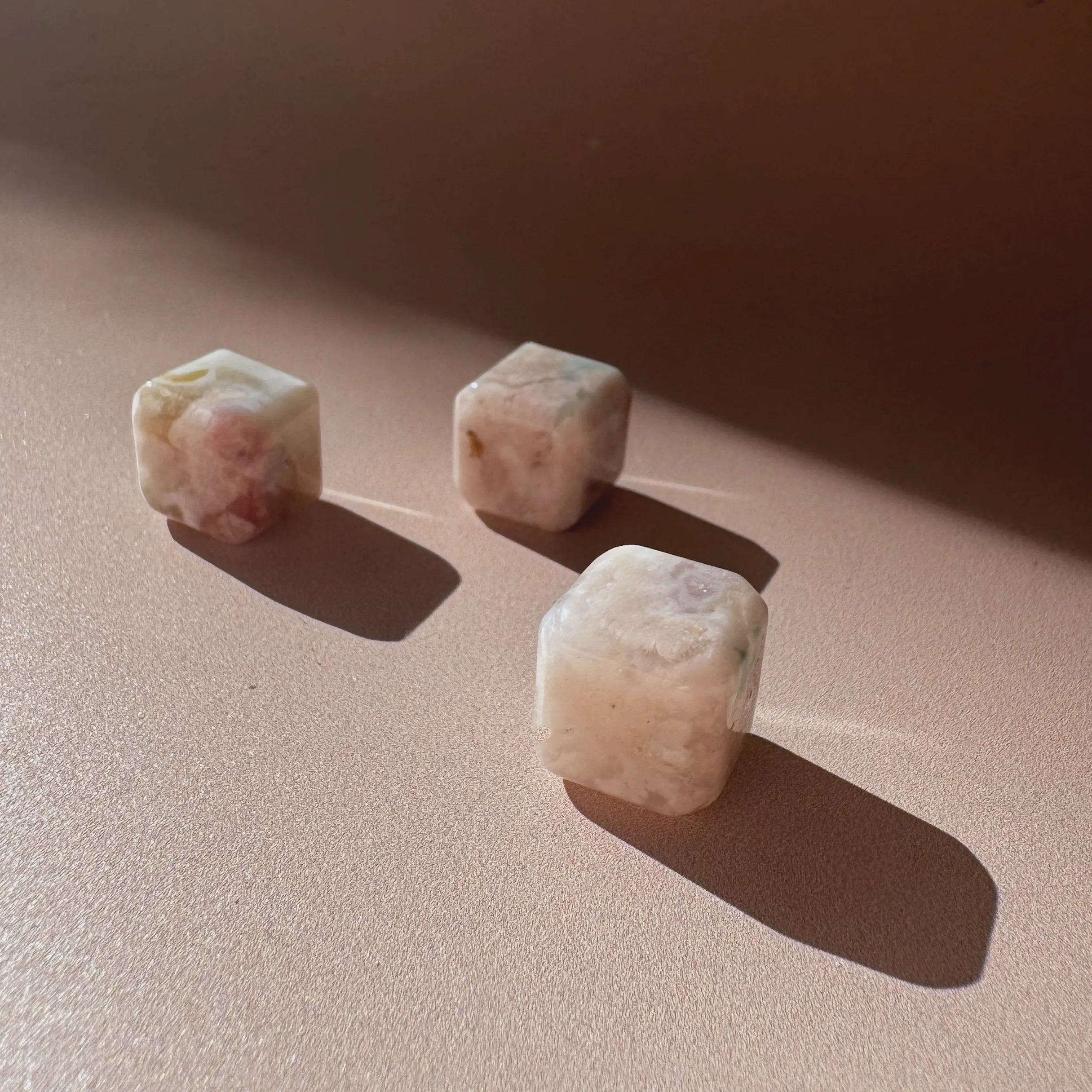 Esté Crystals crystal Mini Flower Agate cubes