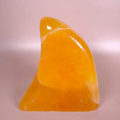 Esté Crystals crystal Orange Calcite Shark Fin