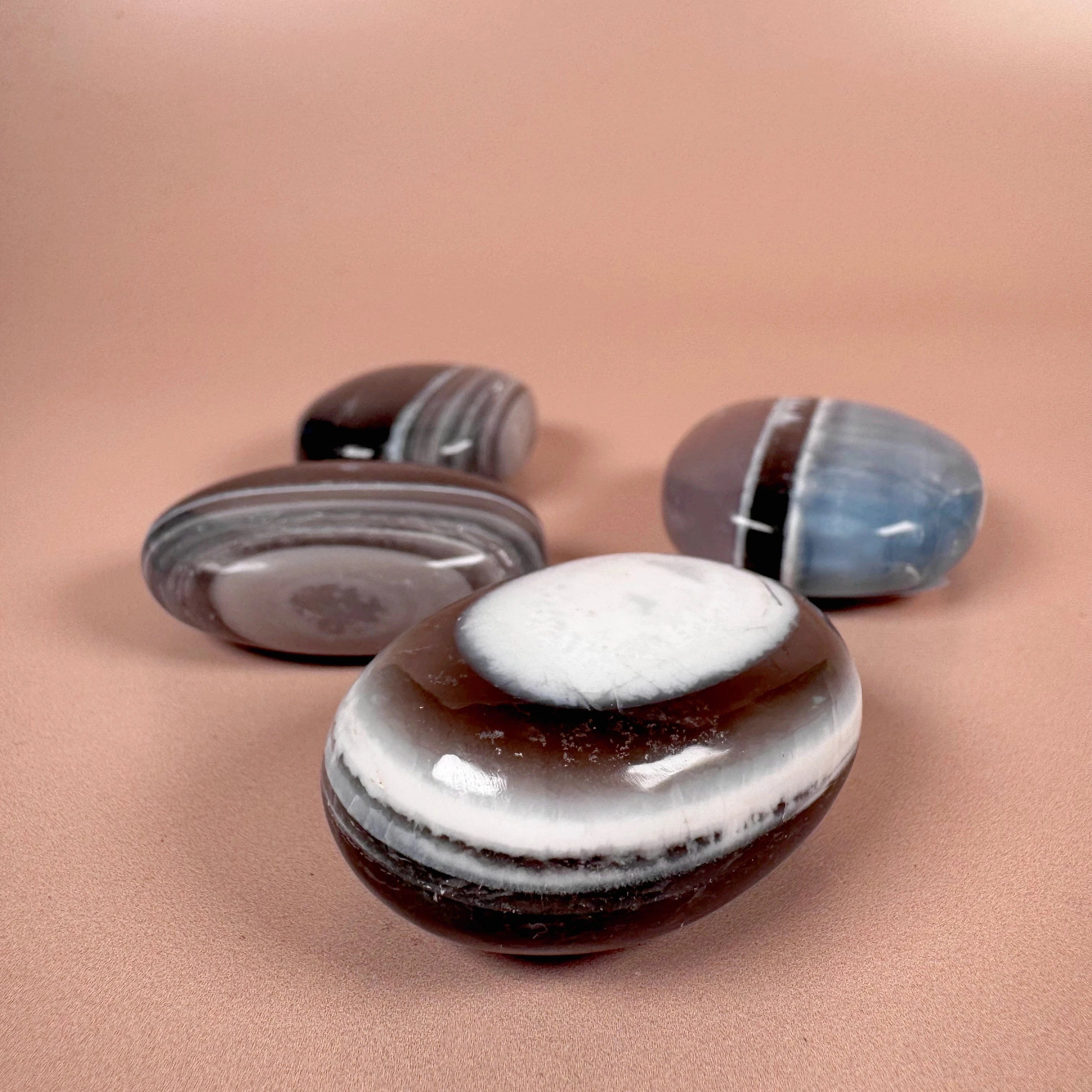 Esté Crystals crystal Owyhee Blue Opal Palm Stones