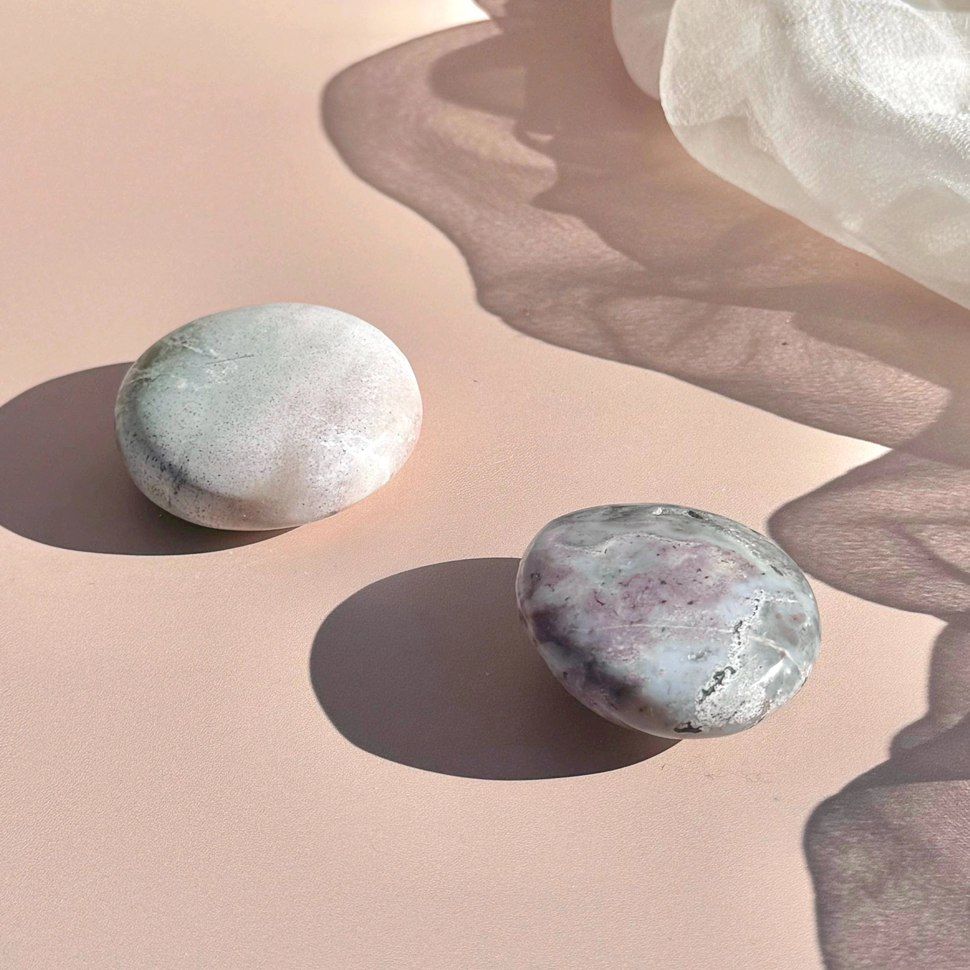 Esté Crystals crystal Pastel Sea Jasper Palm Stones