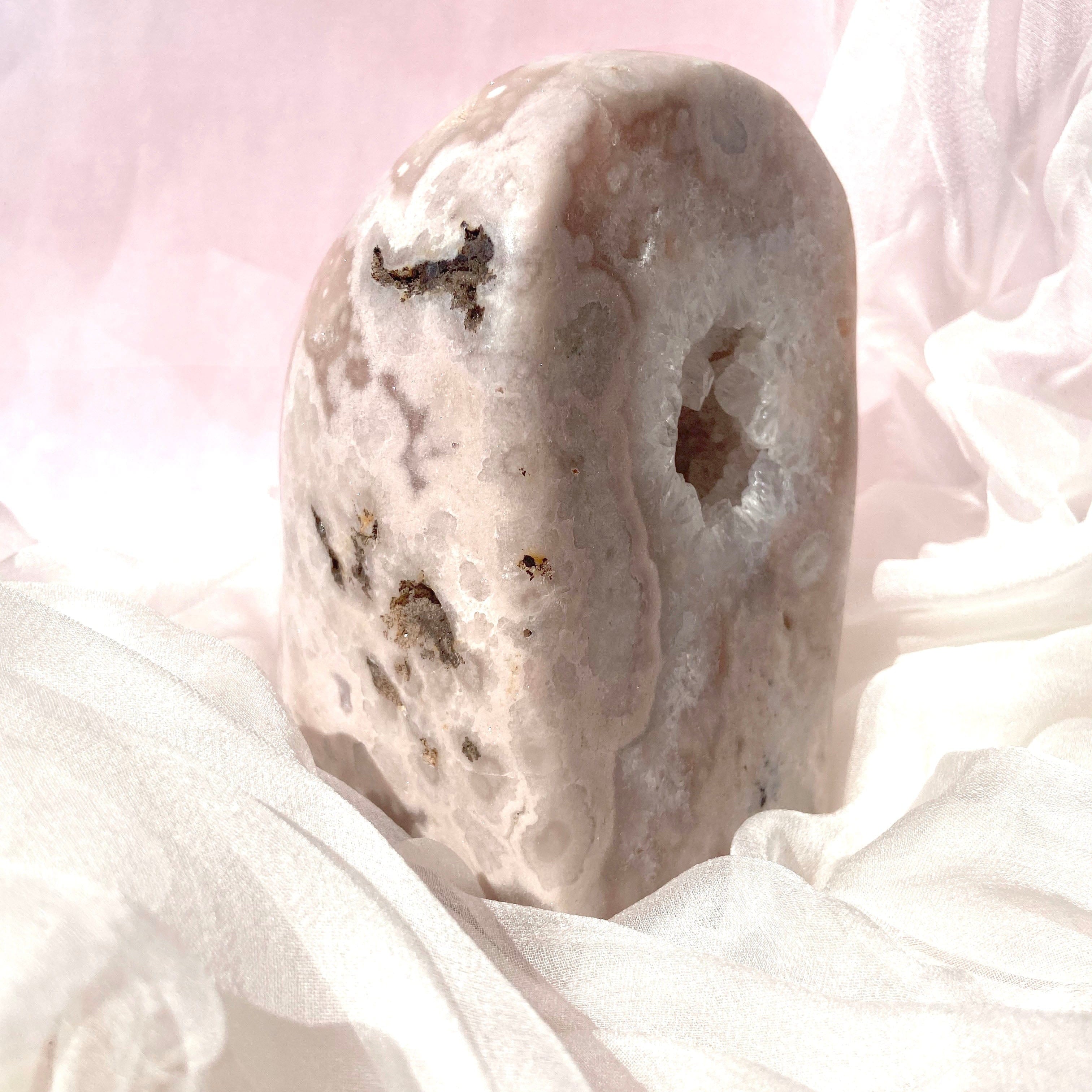 Esté Crystals crystal Pink Amethyst Freeform