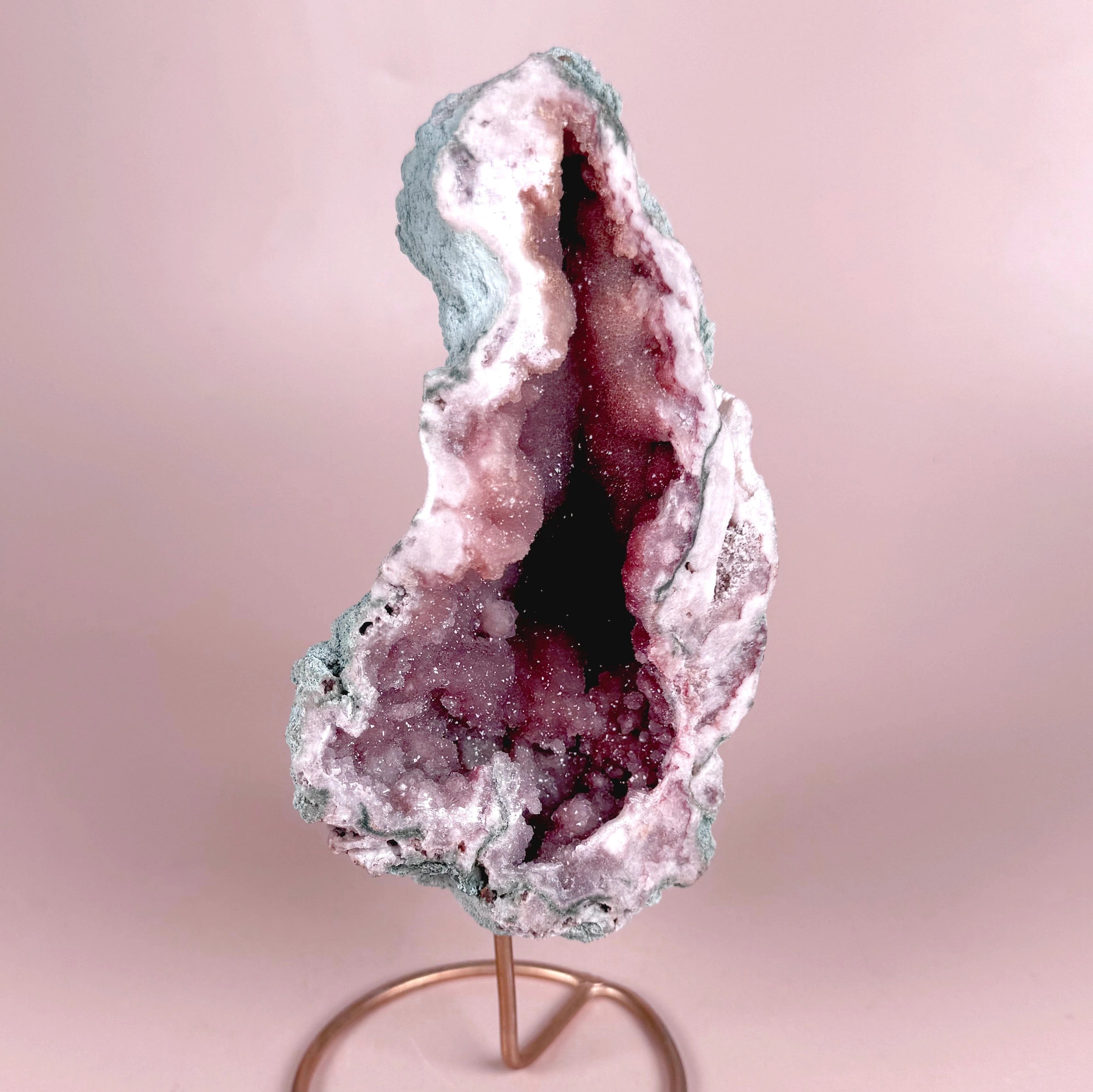Esté Crystals crystal Red Sugar x Jasper Pink Amethyst Geode with Stand