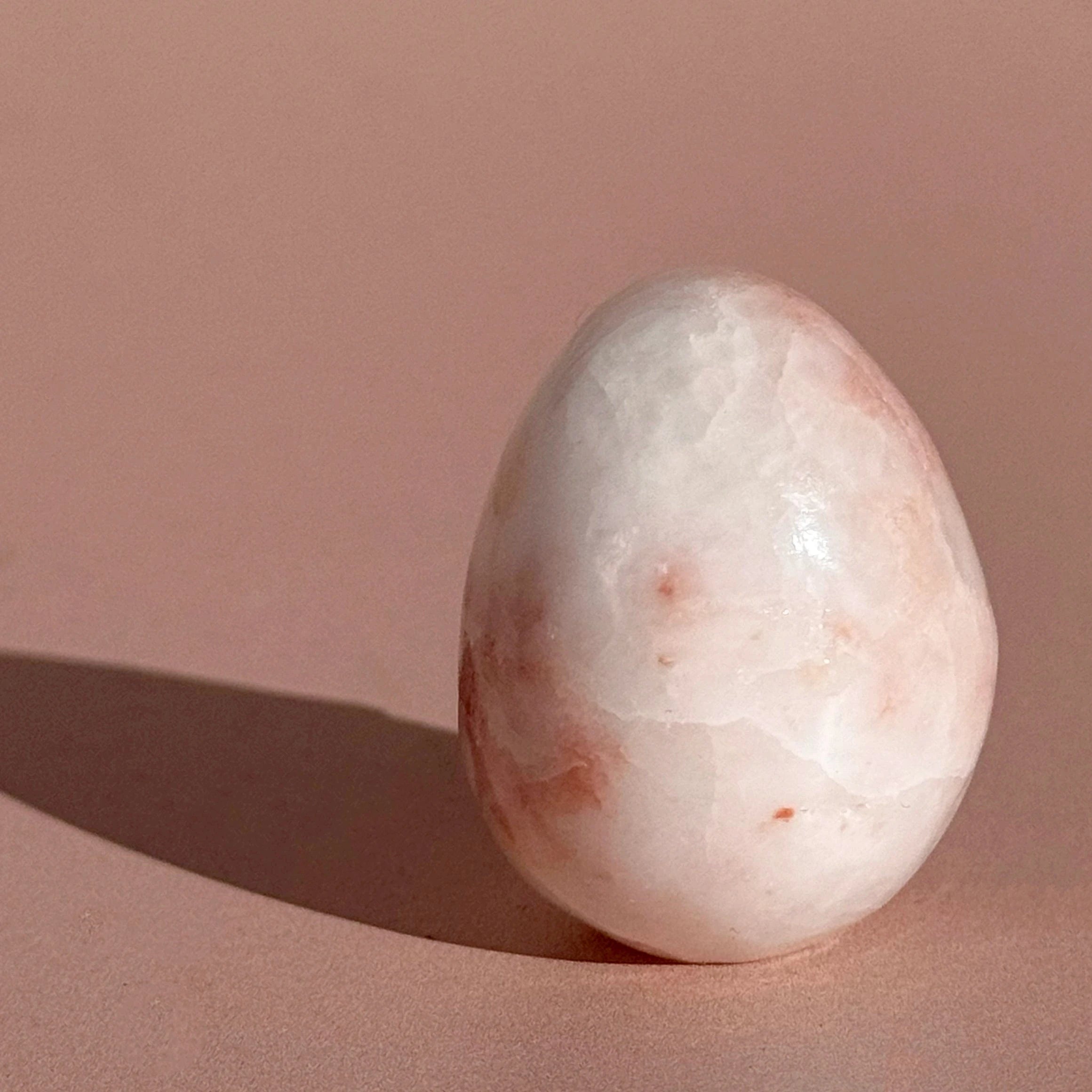 Esté Crystals crystal Self Standing Mini Pink Onyx Egg