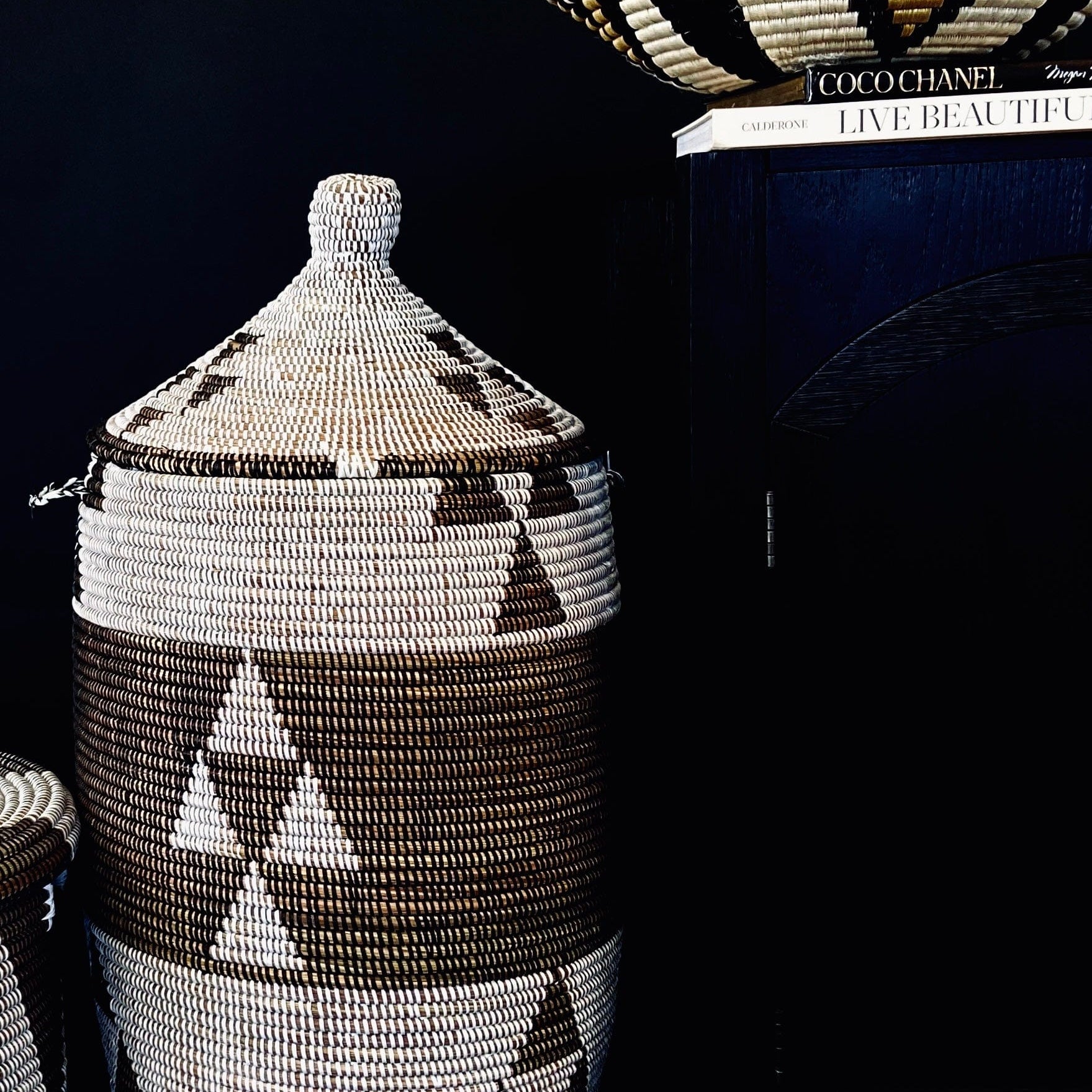 Esté Crystals home decor Black & White Woven Hamper Basket with Lid
