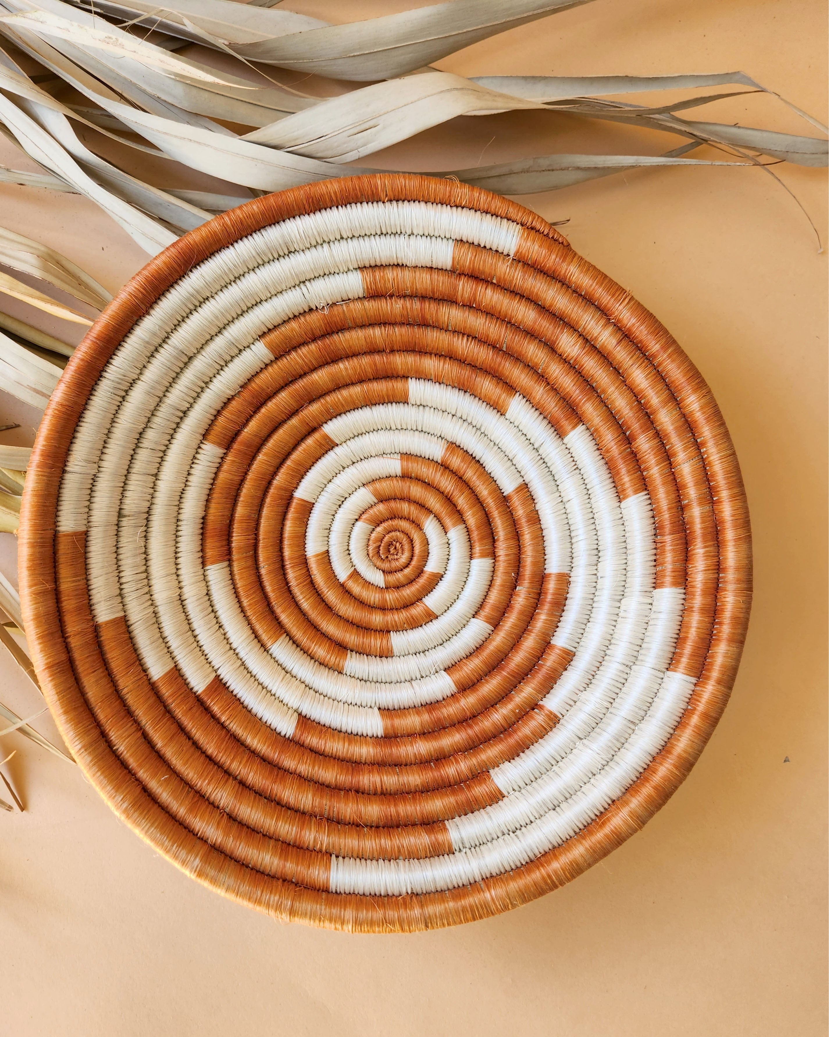 Esté Crystals home decor Rustic Tan Swirl Fruit Basket